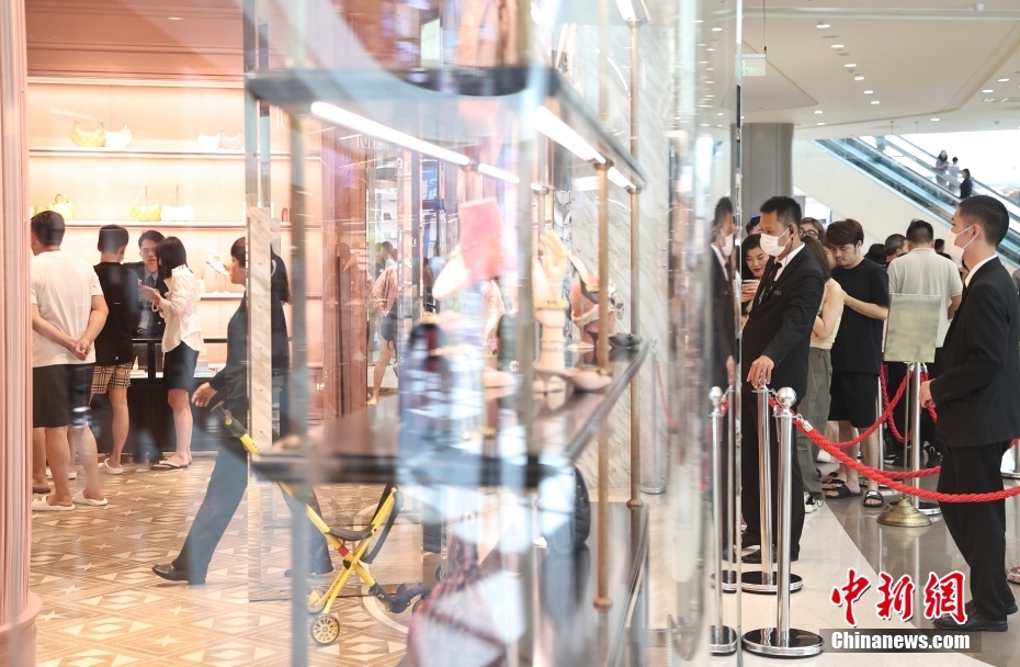 人気高まる海南省三亜市の「免稅城」