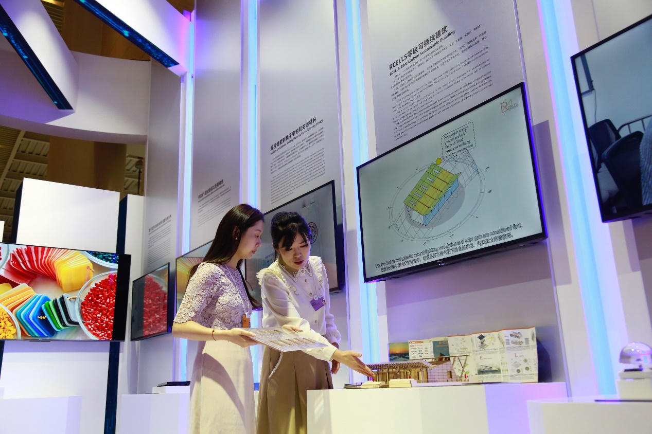 インタラクティブ感満載！夏季ダボス會議でハイテクの魅力を沒入型體験　天津