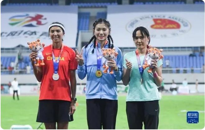 女子100ｍハードルで呉艶妮選手が優(yōu)勝　中國?全國陸上競技選手権