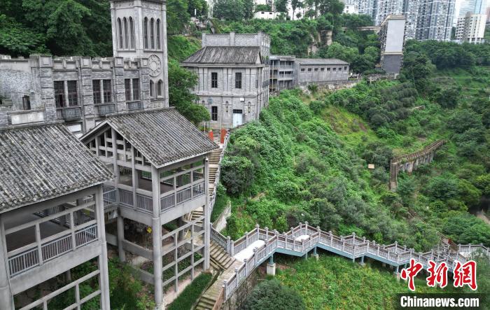 謝家灣鉄道駅歩道の完成で住民の外出がより便利に　重慶市