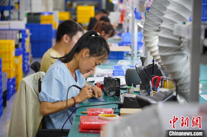 國內(nèi)外に向けて出発進(jìn)行！　広西で生産されるリアルな鉄道模型