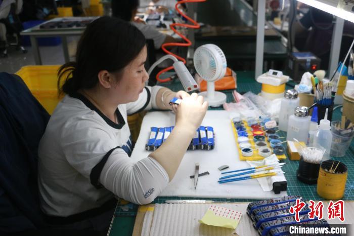 國內(nèi)外に向けて出発進行！　広西で生産されるリアルな鉄道模型