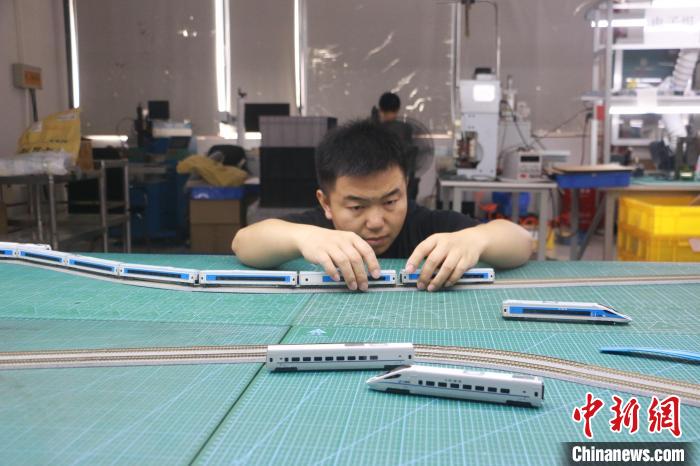 生産された鉄道模型（撮影?林馨）。