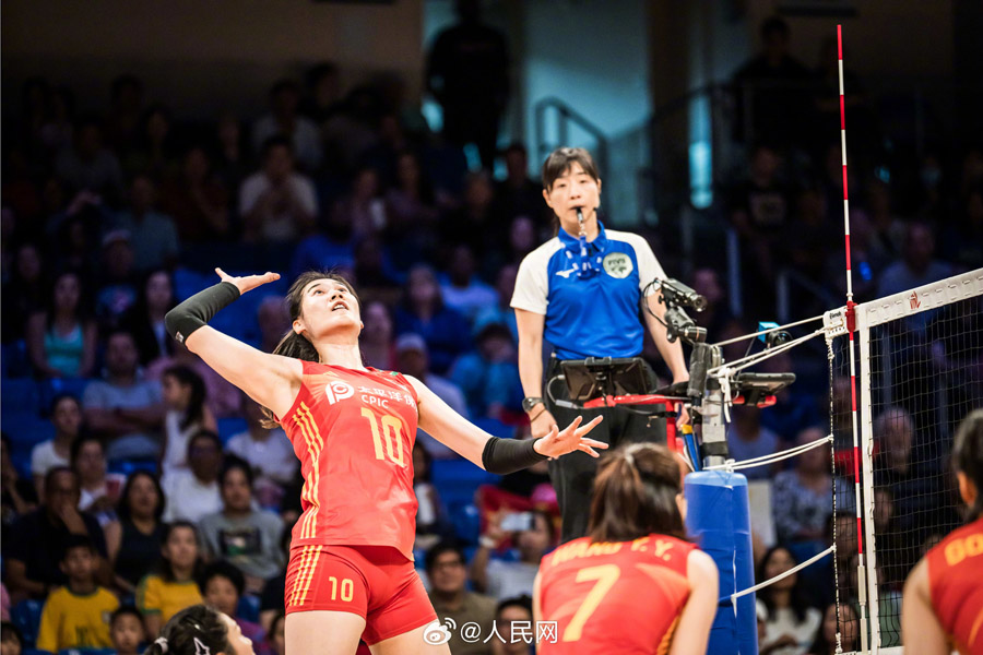 中國(guó)女子バレーが3対1でブラジルに勝利し、準(zhǔn)決勝に進(jìn)出