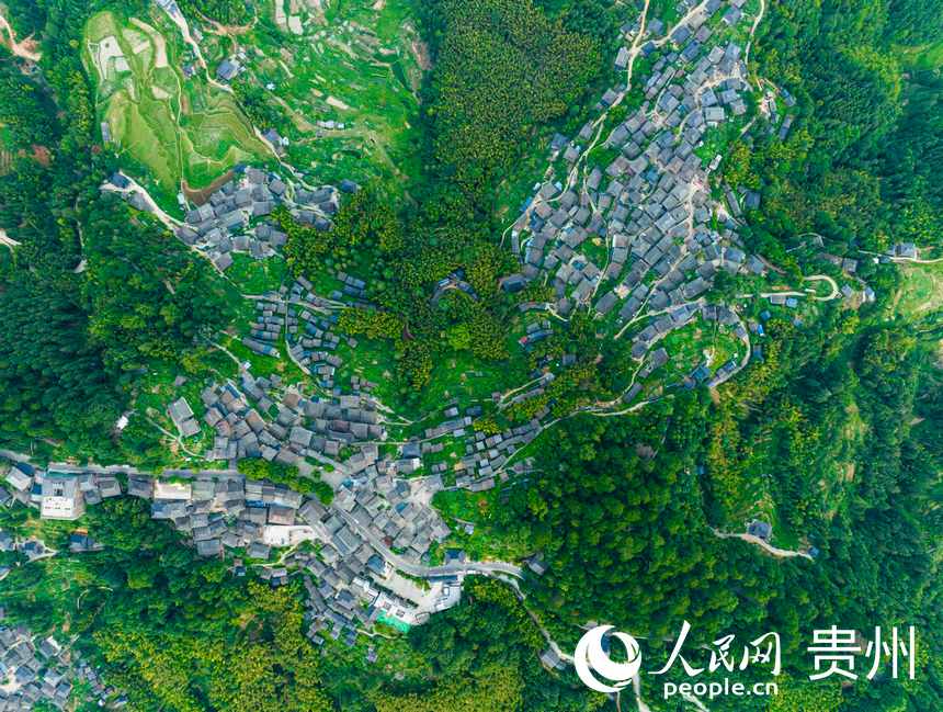 「中國(guó)最後の鉄砲の使い手の集落」岜沙苗寨　貴州省