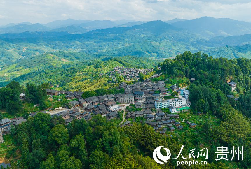 「中國(guó)最後の鉄砲の使い手の集落」岜沙苗寨　貴州省