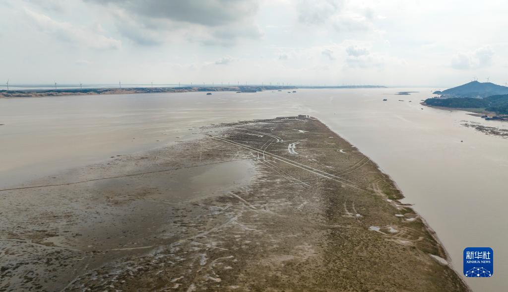 鄱陽湖が観測(cè)史上最も早い時(shí)期に渇水期に突入　江西省