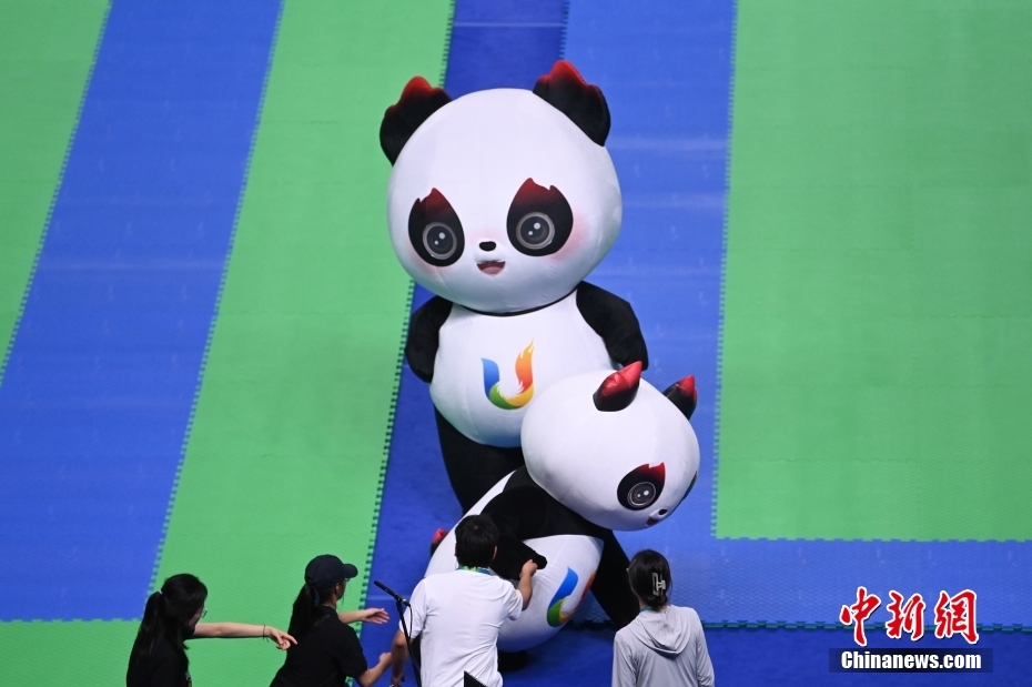 成都ユニバで選手の次に目立ったパンダのマスコット「蓉寶」