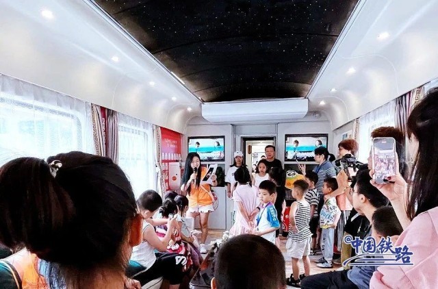 全行程4日間の「パンダ特別列車」が運(yùn)行スタート　四川省