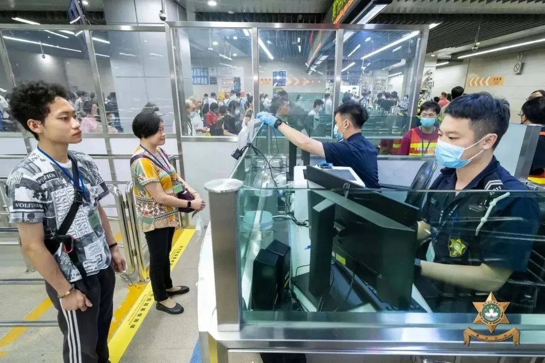 「虹彩認証」だけでOK！マカオ通関に新モデル登場