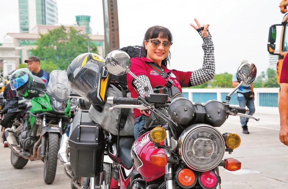 中國?ベトナム國境の河口口岸に今年初のバイクツアーが到著　雲(yún)南省