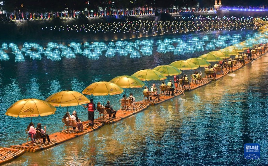 湖北省宣恩で盛り上がりみせるナイトツアー