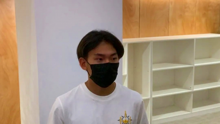 取材に応じる蘇翊鳴さん（撮影?荊政崳）。