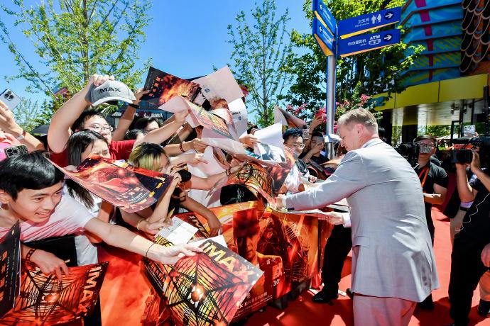 映畫「オッペンハイマー」プロモーションにノーラン監(jiān)督が訪中