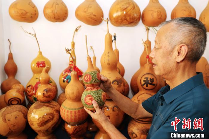 「大きな世界」を表現(xiàn)する小さなひょうたん　山東省青島