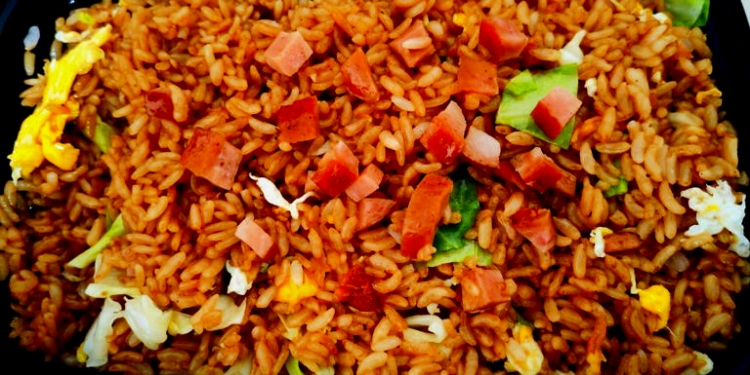 哈爾浜ソーセージ入りチャーハン（撮影?朱悅）。