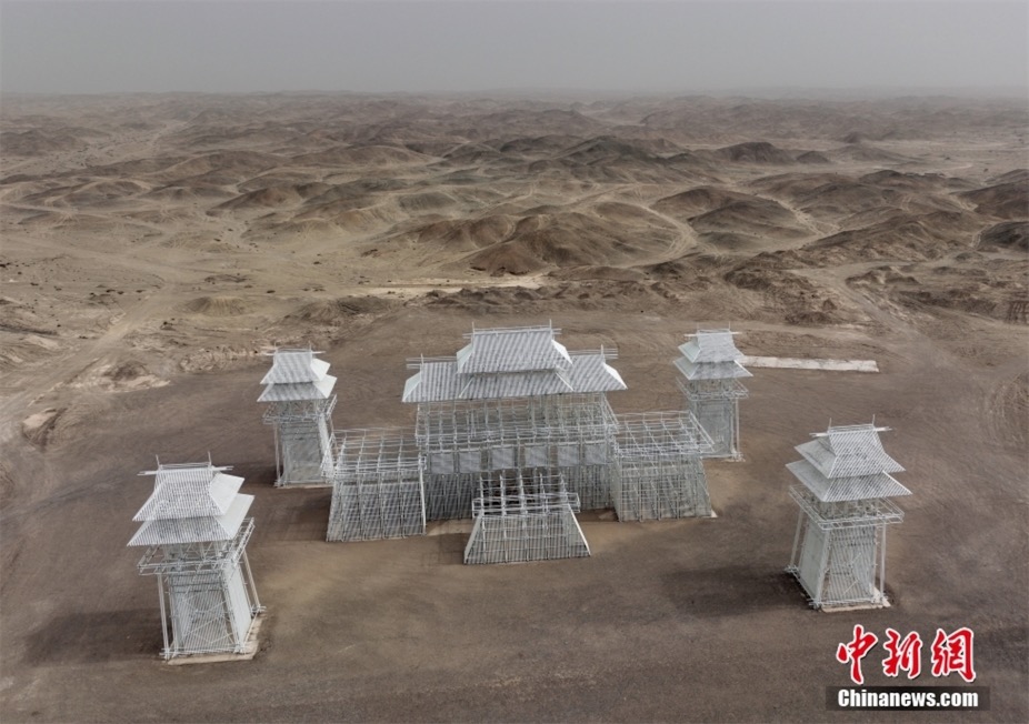 観光客の人気集める瓜州戈壁國(guó)際雕塑アートギャラリー　甘粛省