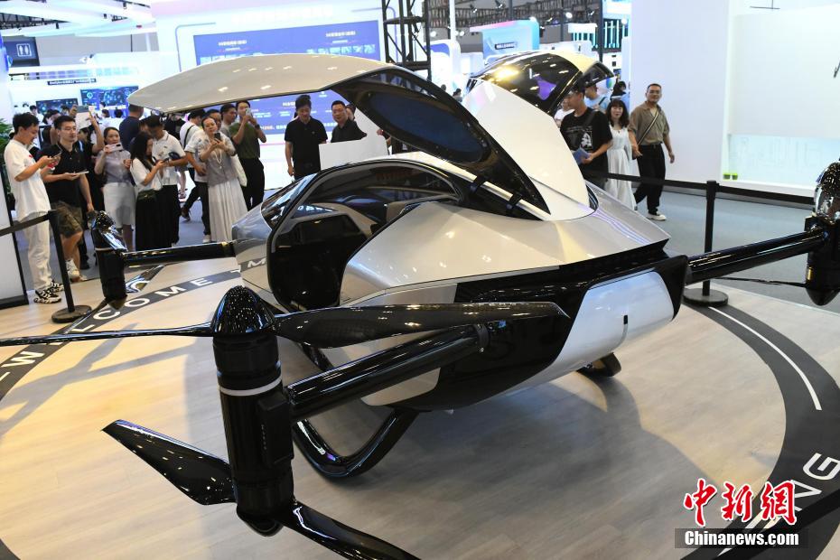 未來のテクノロジーが勢ぞろいした中國國際スマート産業(yè)博覧會