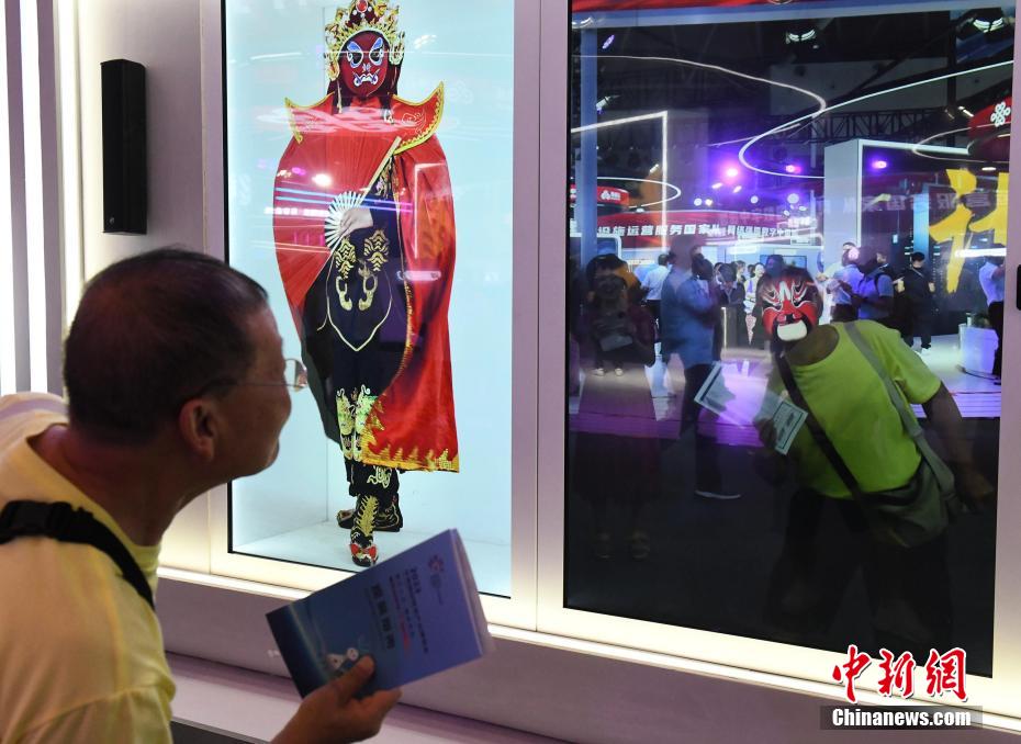 未來のテクノロジーが勢ぞろいした中國國際スマート産業(yè)博覧會(huì)