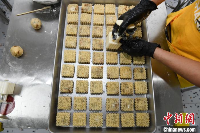 中秋節(jié)を前に今年もユニーク月餅が登場(chǎng)！長(zhǎng)沙テイストな月餅はいかが？　湖南省