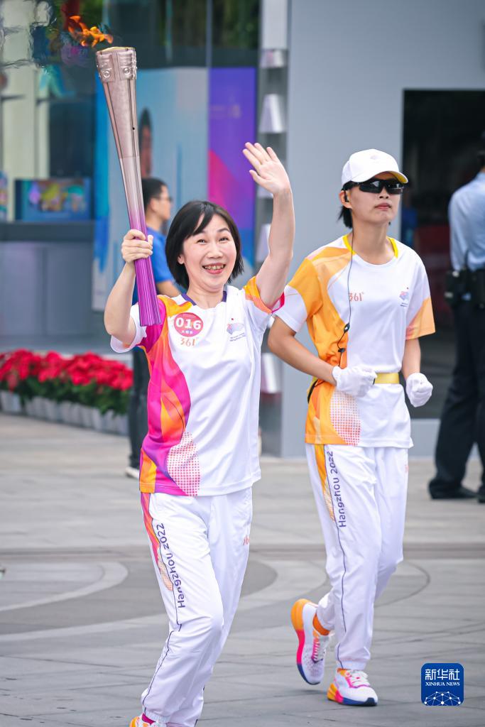 杭州アジア大會の聖火リレーがスタート　浙江省