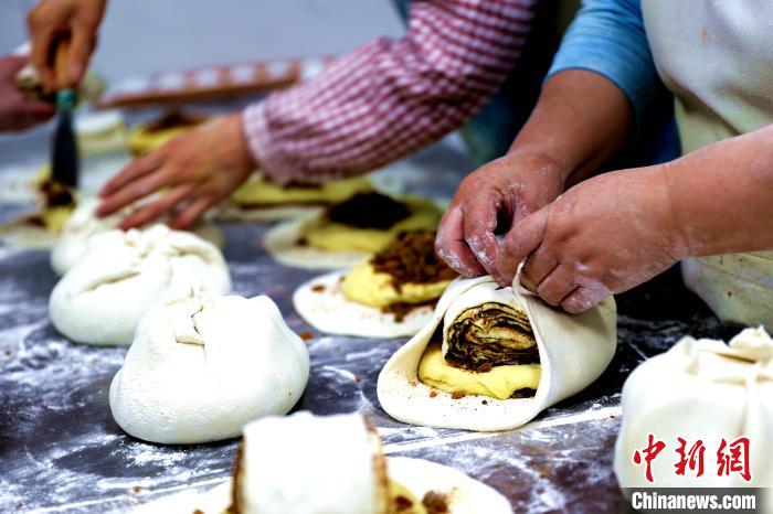 青海省の伝統(tǒng)的な月餅はどうやって作る？