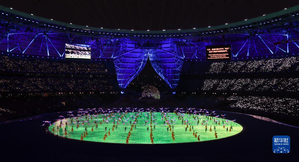 9月23日夜の開(kāi)會(huì)式で披露されたパフォーマンス（撮影?賈浩成）。