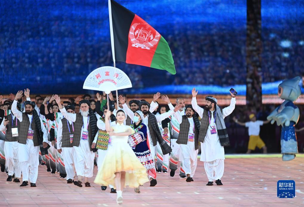 アフガニスタン代表選手団の入場行進の様子（撮影?黃宗治）。