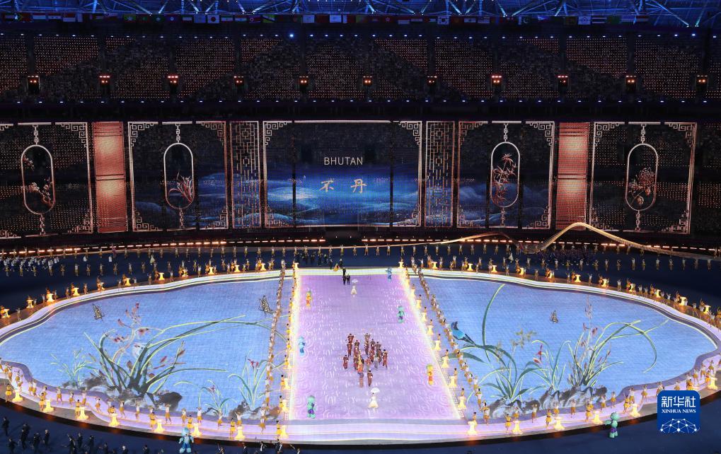 ブータン代表選手団の入場行進の様子（撮影?楊磊）。