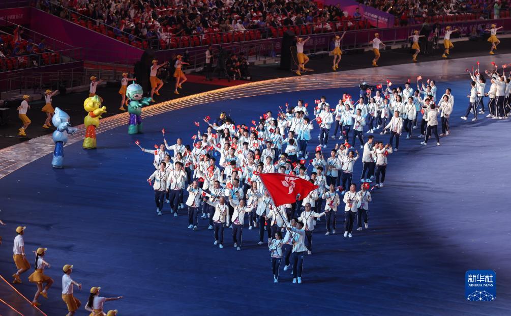 中國香港代表選手団の入場行進の様子（撮影?賈浩成）。