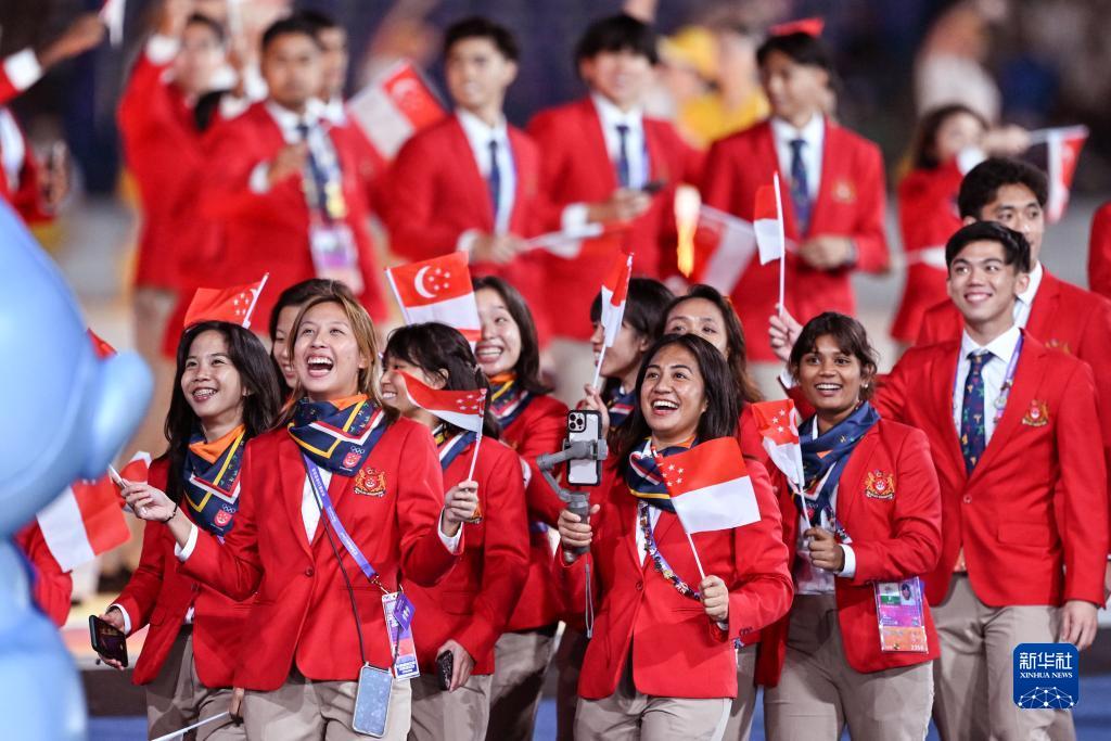 シンガポール代表選手団の入場行進の様子（撮影?李一博）。