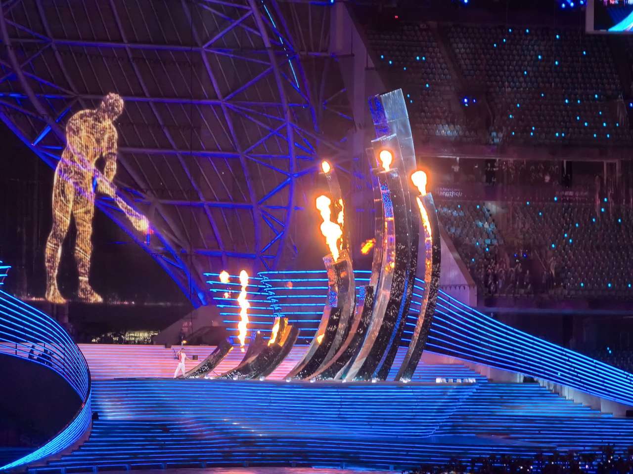 アジア競技大會史上初の「デジタル＋リアル」融合の聖火點燈