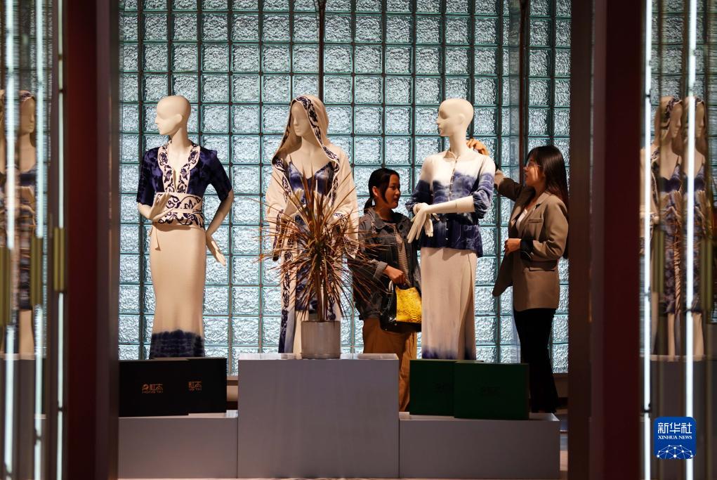 秋の生産?販売で活気づく「中國(guó)カシミヤの都」　河北省清河