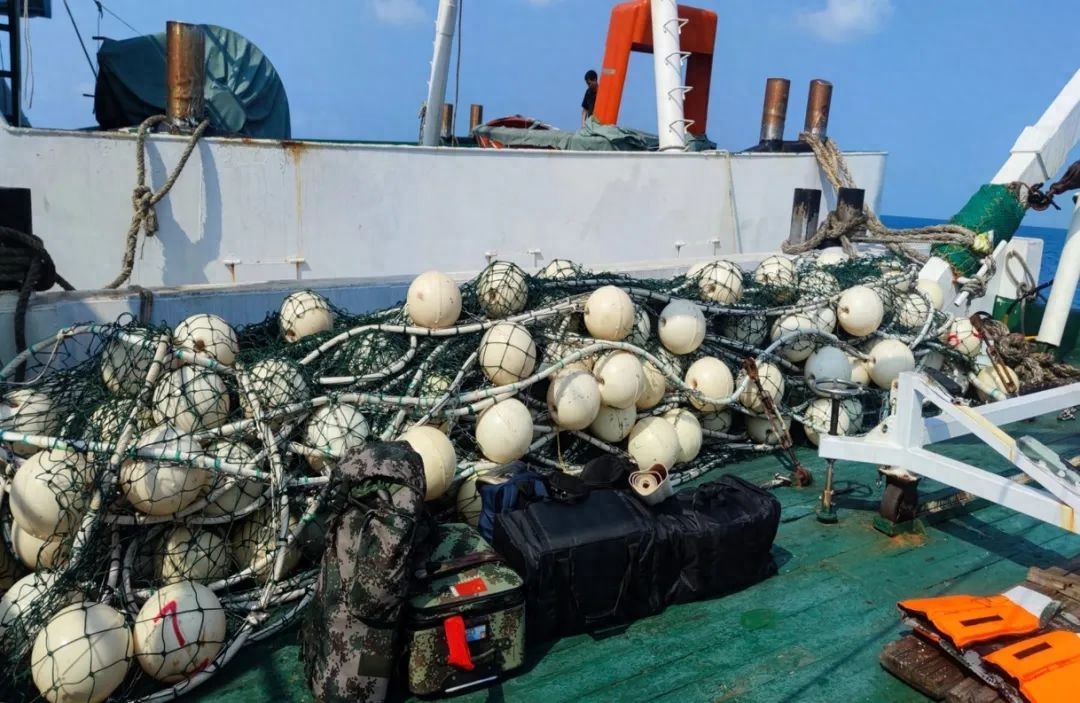 中國海警局は取締り終了後、9月23日に主體的に阻止網(wǎng)を撤去。