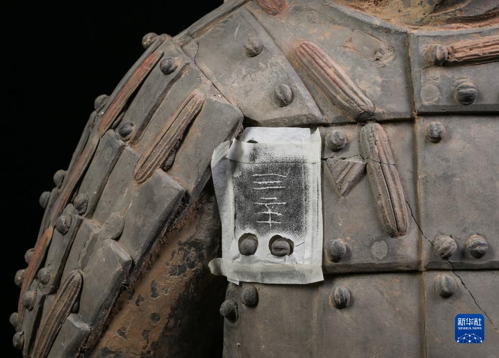 彩色兵馬俑の修復(fù)作業(yè)はどのように行われている？