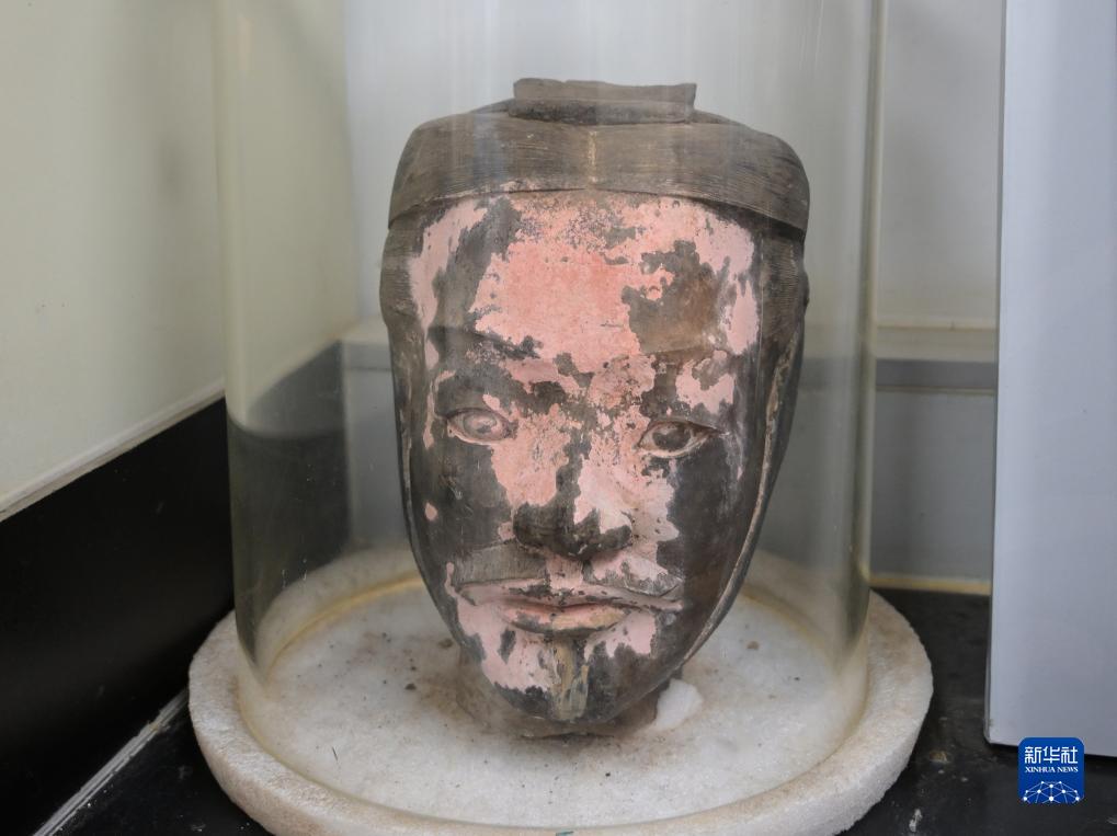 彩色兵馬俑の修復(fù)作業(yè)はどのように行われている？
