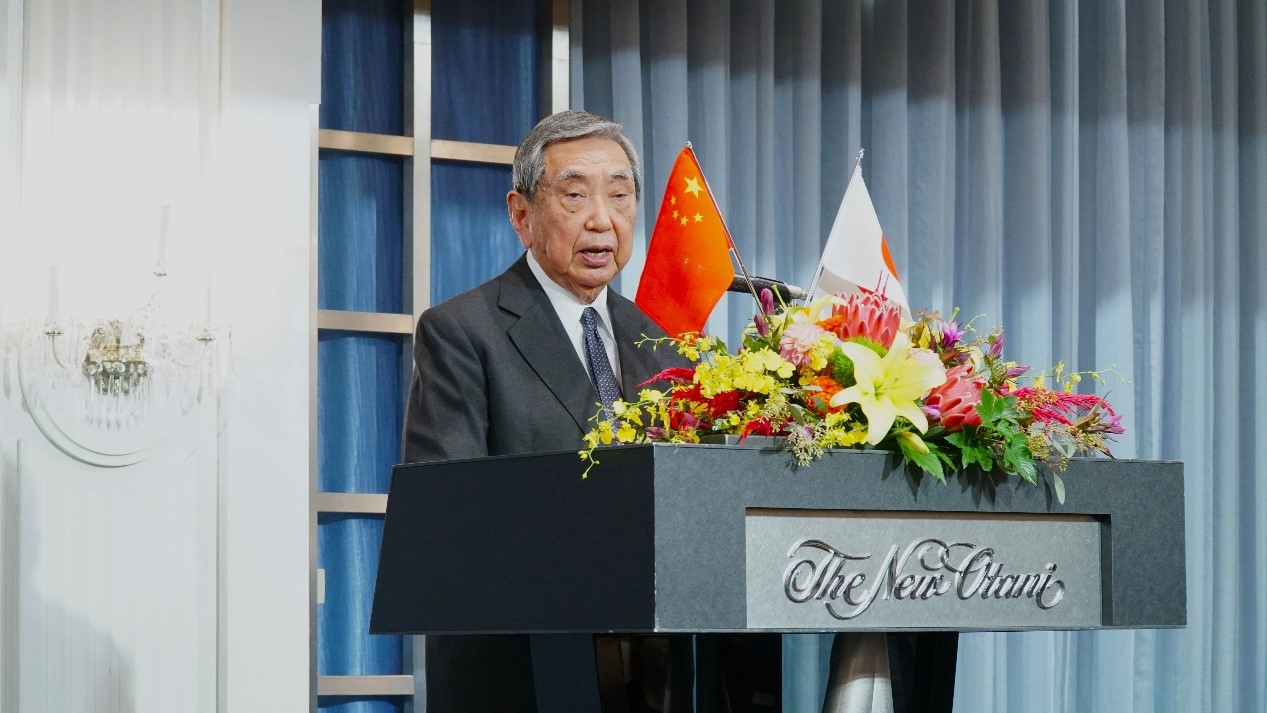 挨拶する日本國(guó)際貿(mào)易促進(jìn)協(xié)會(huì)の河野洋平會(huì)長(zhǎng)（撮影?蔣暁辰）