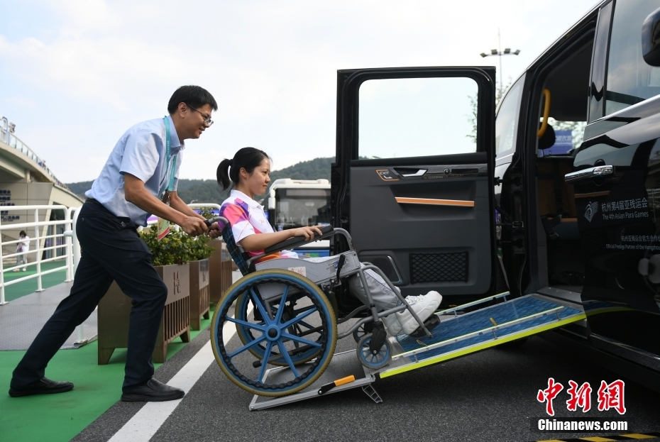 開(kāi)會(huì)に向け、會(huì)場(chǎng)改造作業(yè)が進(jìn)められるアジアパラ競(jìng)技大會(huì)會(huì)場(chǎng)　浙江省杭州