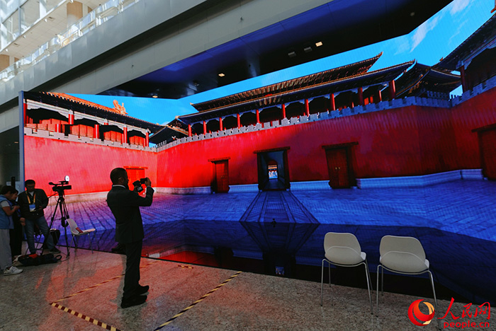 プレスセンターの科學(xué)技術(shù)?文化インタラクティブ展示エリア（撮影?許維娜）。