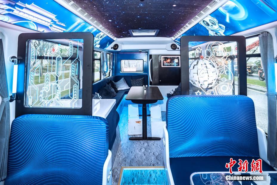 2023世界SF大會開催の成都に「SFバス」が登場