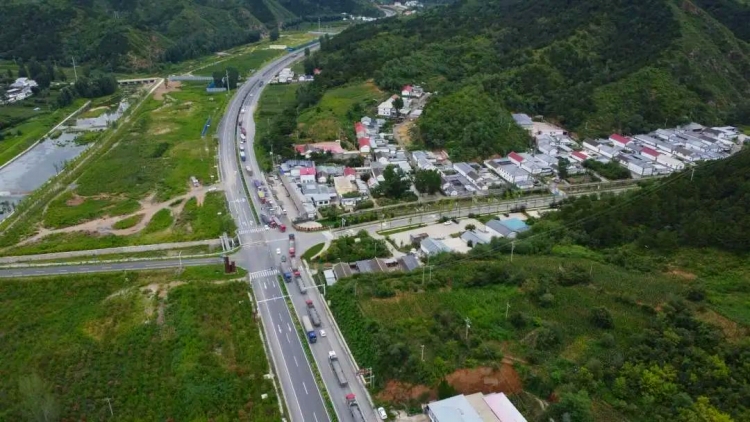 上空から見た花樓溝村。