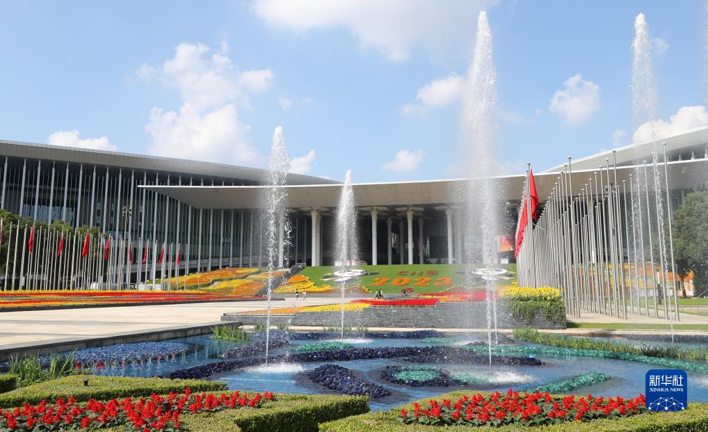 輸入博に向けて會(huì)場(chǎng)の裝い一新、開(kāi)幕準(zhǔn)備進(jìn)む上海