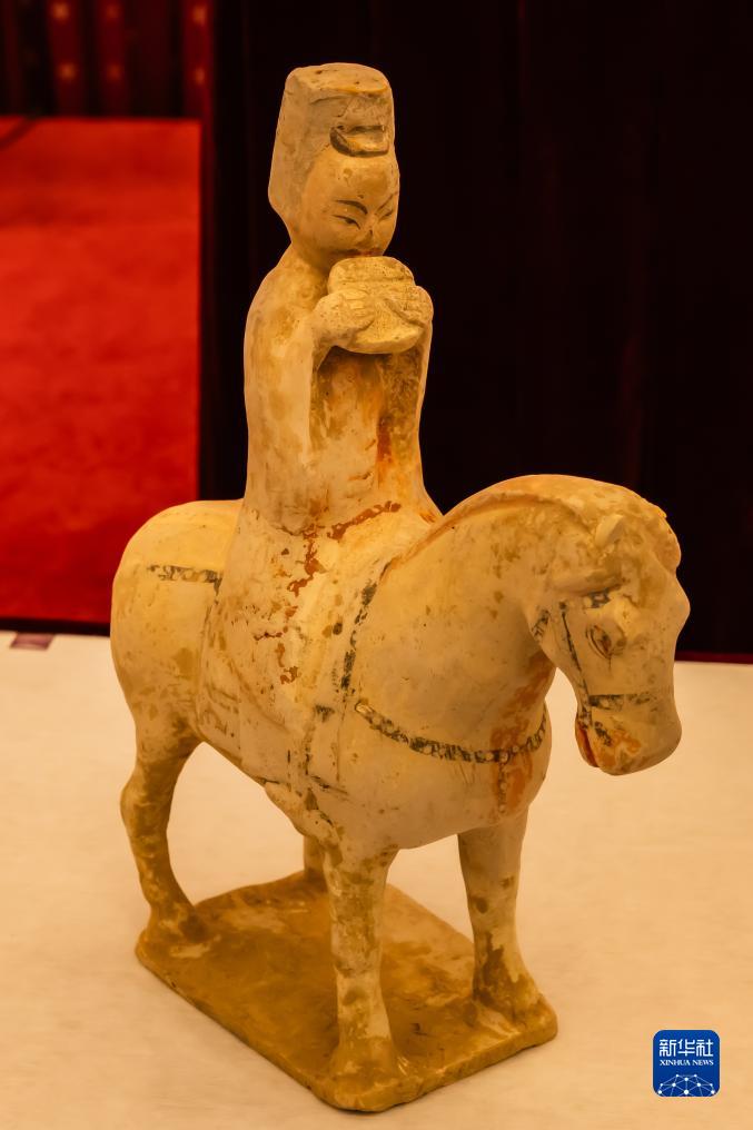 オーストラリア、流出文化財蕓術品と古生物化石を中國に返還