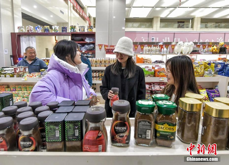 通関プロセスの最適化で「辺民互市」貿(mào)易の常態(tài)化発展を促進(jìn)　新疆?阿拉山口