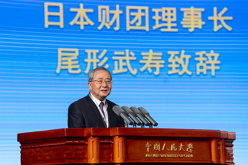 挨拶する日本財(cái)団の尾形武壽理事長(zhǎng)(撮影?人民畫報(bào) 郭莎莎）。