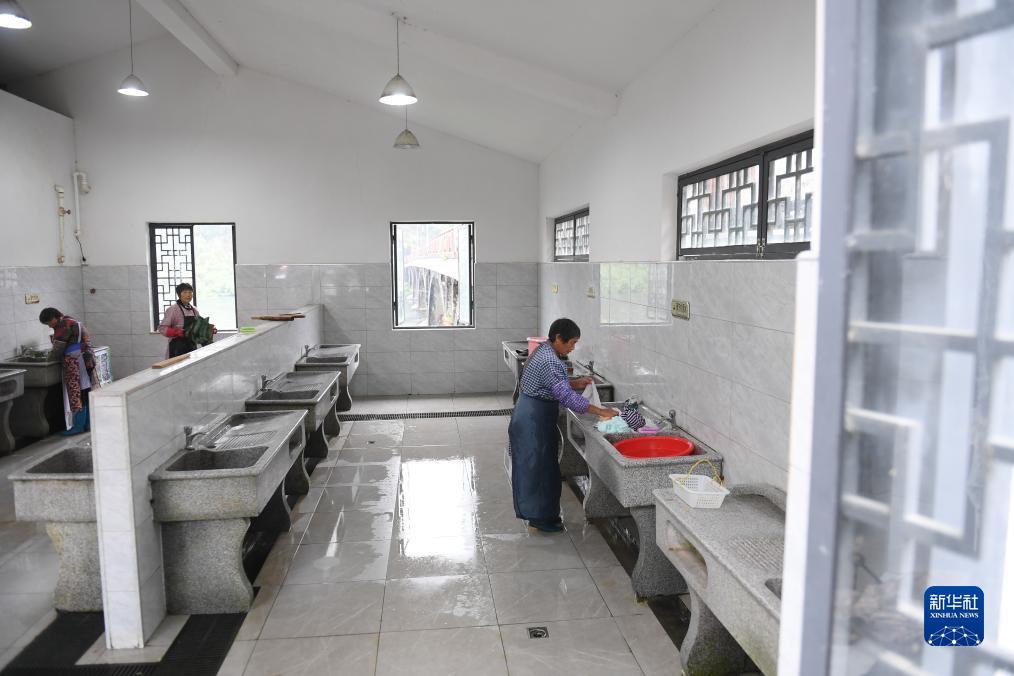 恵まれた生態(tài)環(huán)境を拠り所に観光業(yè)を発展させた小さな山村　浙江省