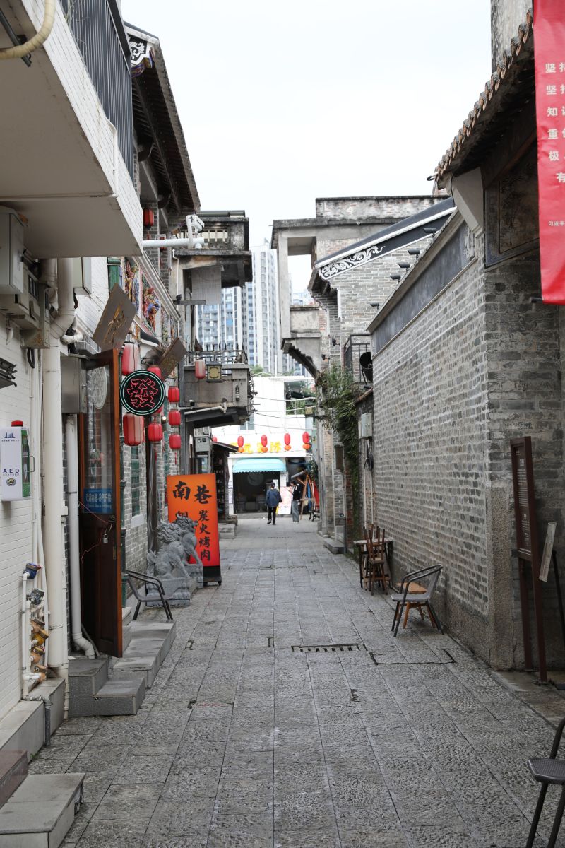 外國(guó)人記者が深センの歴史ある定期市跡で中國(guó)伝統(tǒng)文化を體験