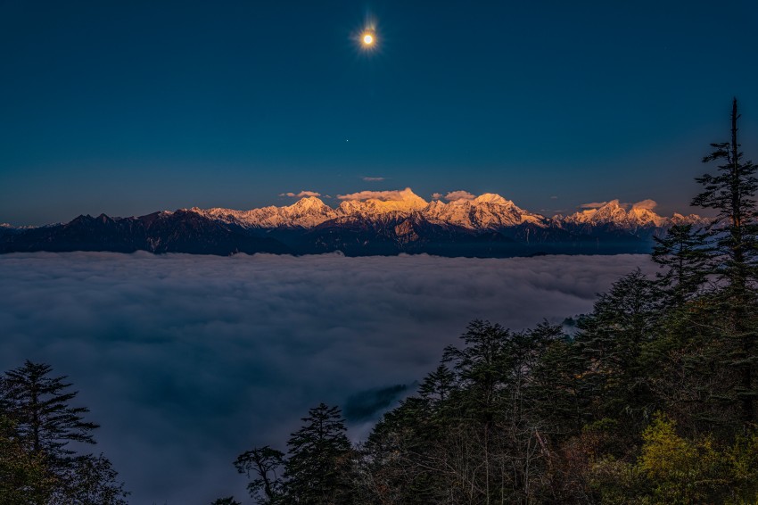 神秘的な美しさ放つ王崗坪の雲(yún)?！∷拇ㄊ?></a></td></tr><tr><td class=