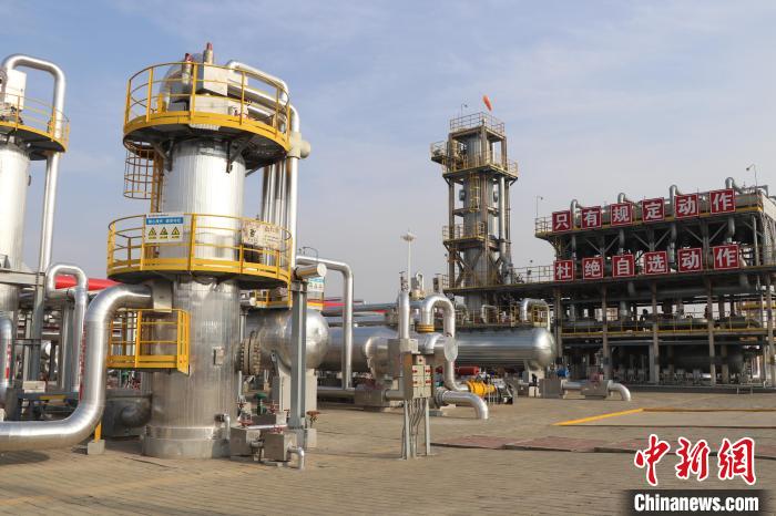 冬の安定供給を維持する中國最大の天然ガス貯蔵所　新疆?呼図壁