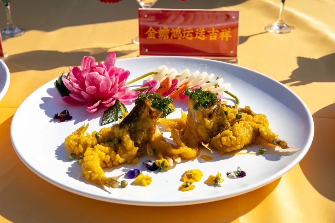 魚を食べよう！湖北省の武漢科技大學で魚捕り＆グルメイベント